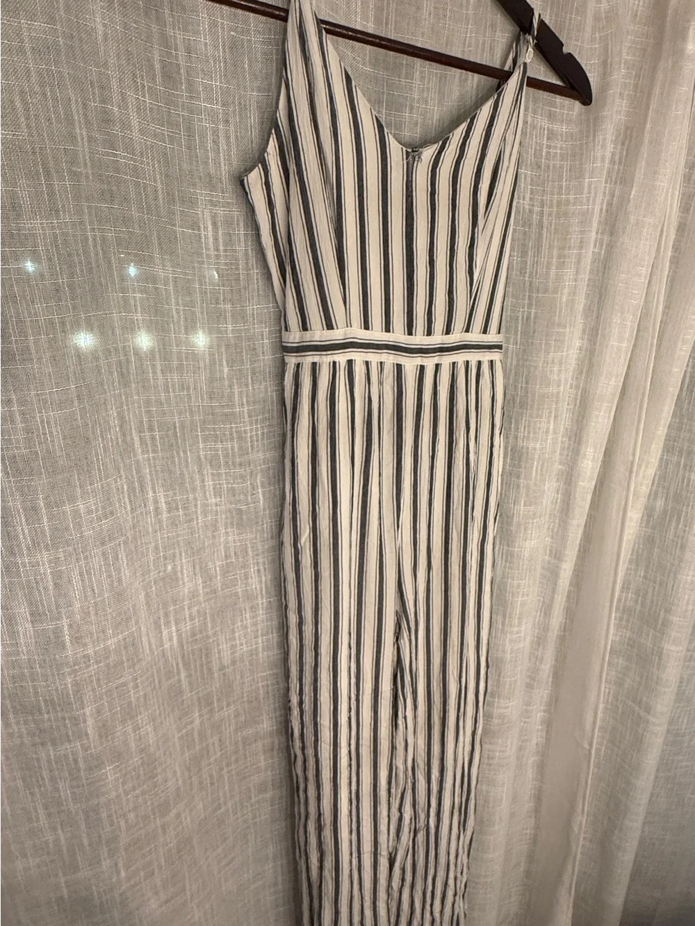 American Eagle Outfitters classic sleeveless
